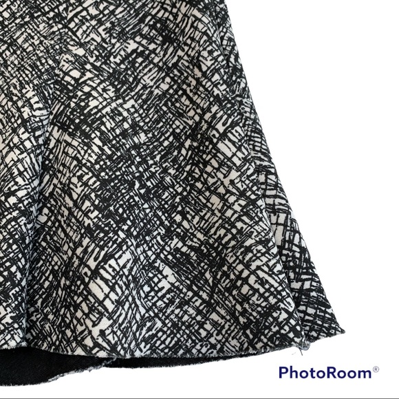 Zara Women’s Flare Black and White Mini Skirt - Picture 7 of 7